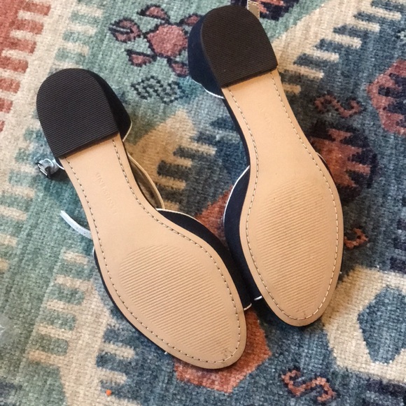 Lands End Brand New Navy flats Size 7.5 Cute - Picture 5 of 10